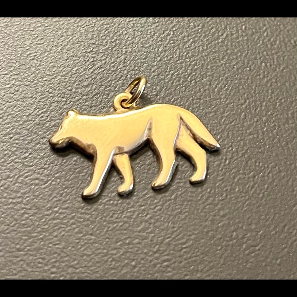 14K Rare! Gold James Avery Wolf Charm